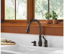 Delta Leland Single Handle Pull Down Kitchen Faucet